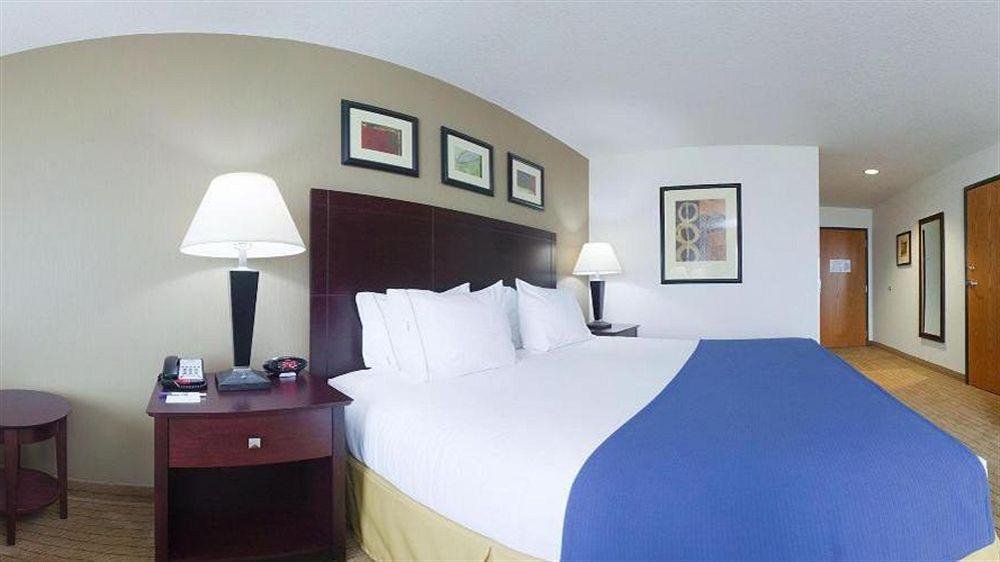 Holiday Inn Express Hotel & Suites Antigo By Ihg Eksteriør bilde