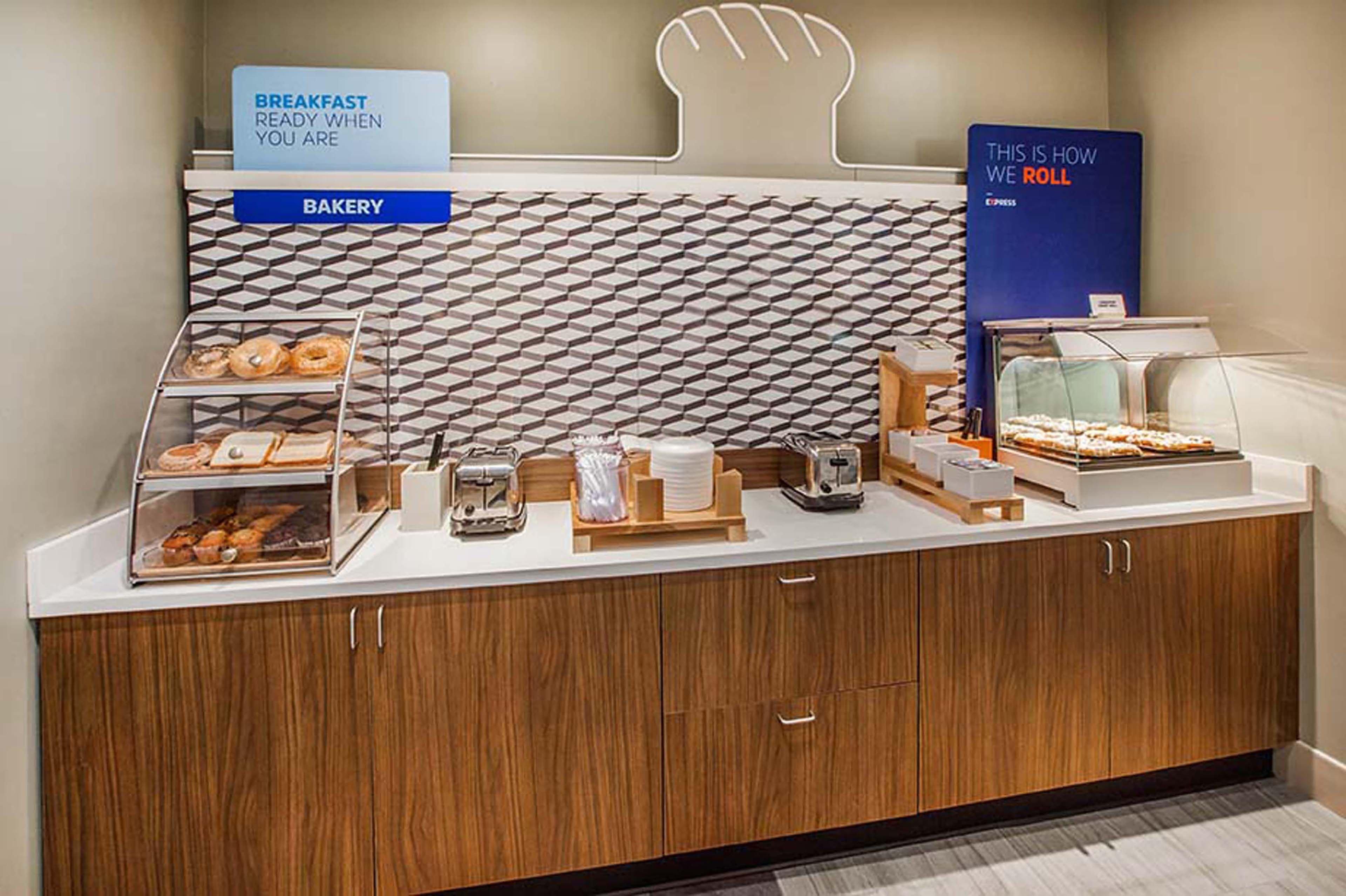 Holiday Inn Express Hotel & Suites Antigo By Ihg Eksteriør bilde