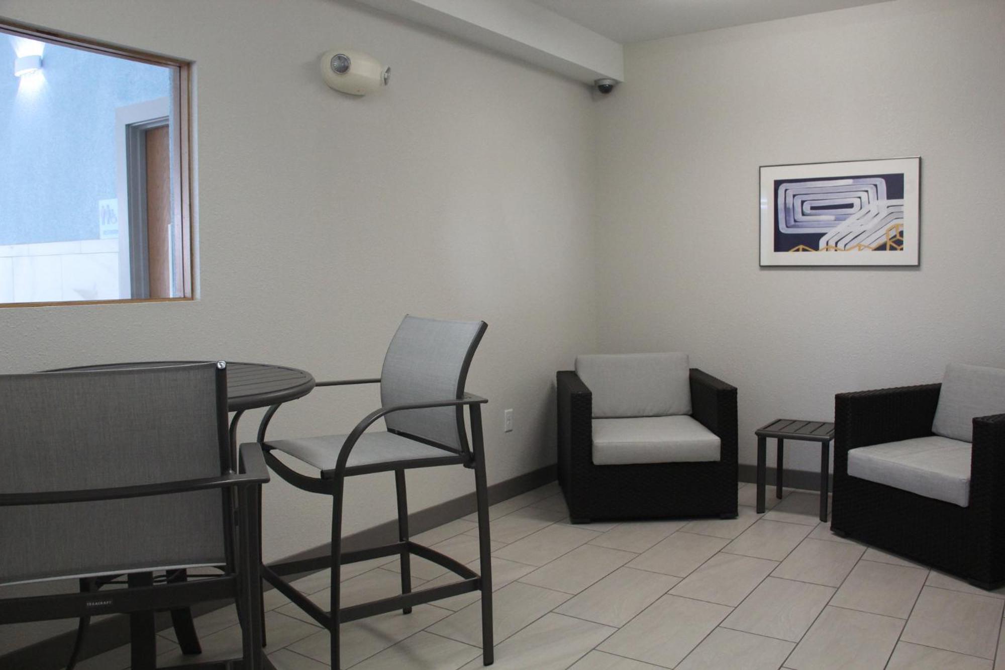 Holiday Inn Express Hotel & Suites Antigo By Ihg Eksteriør bilde