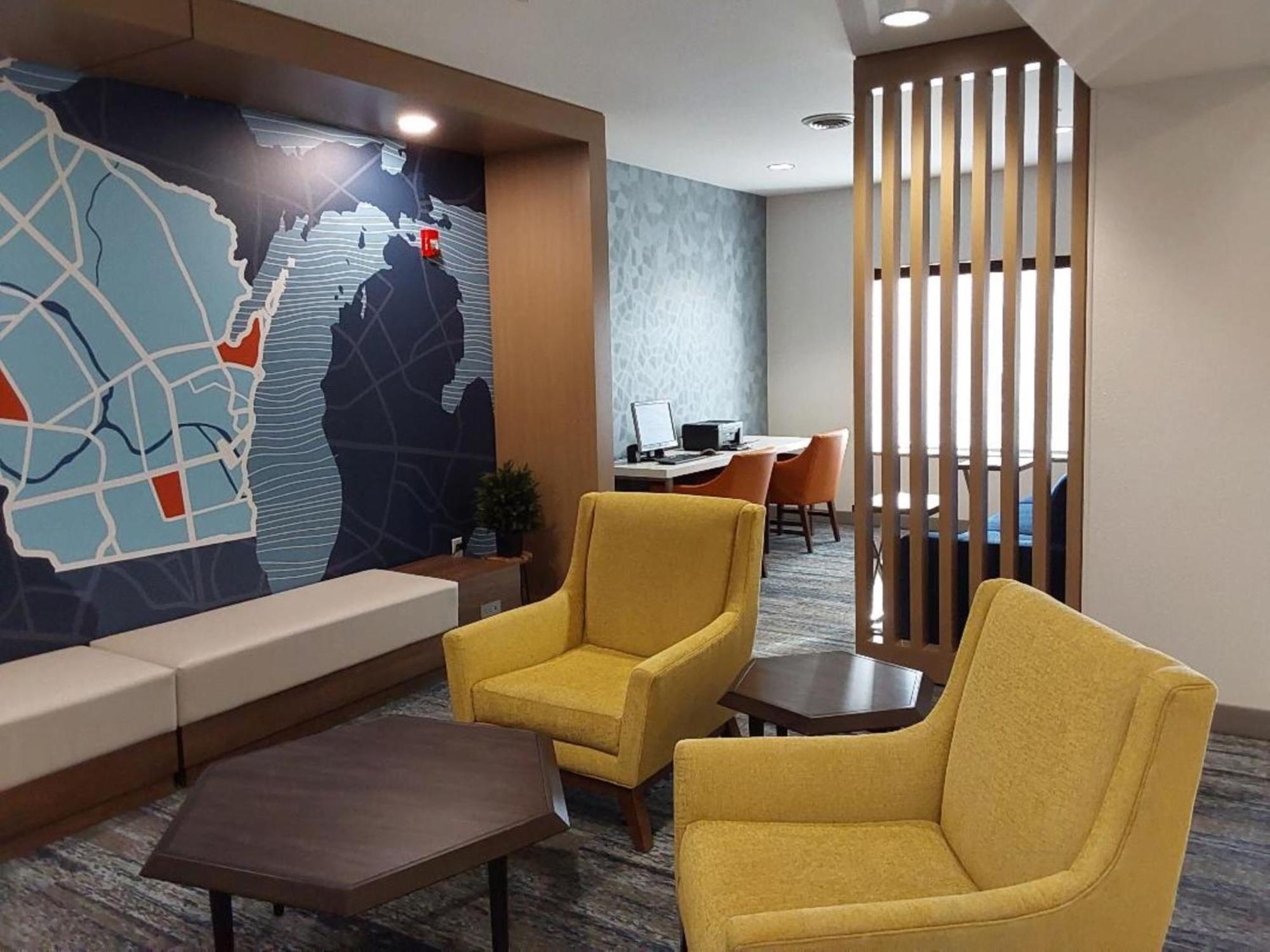 Holiday Inn Express Hotel & Suites Antigo By Ihg Eksteriør bilde