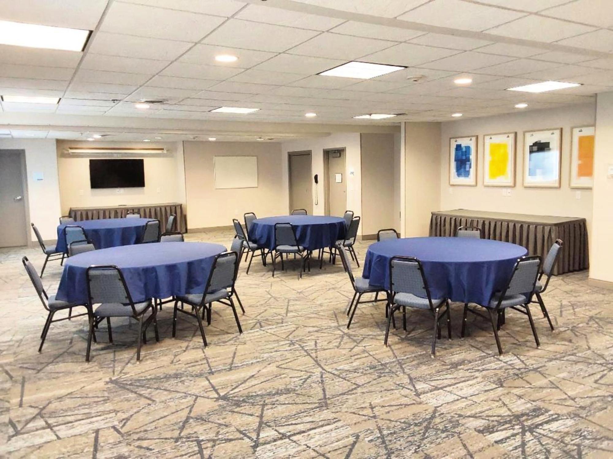Holiday Inn Express Hotel & Suites Antigo By Ihg Eksteriør bilde