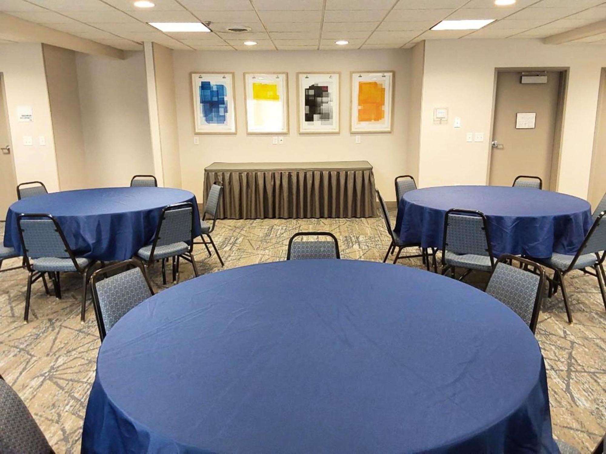 Holiday Inn Express Hotel & Suites Antigo By Ihg Eksteriør bilde