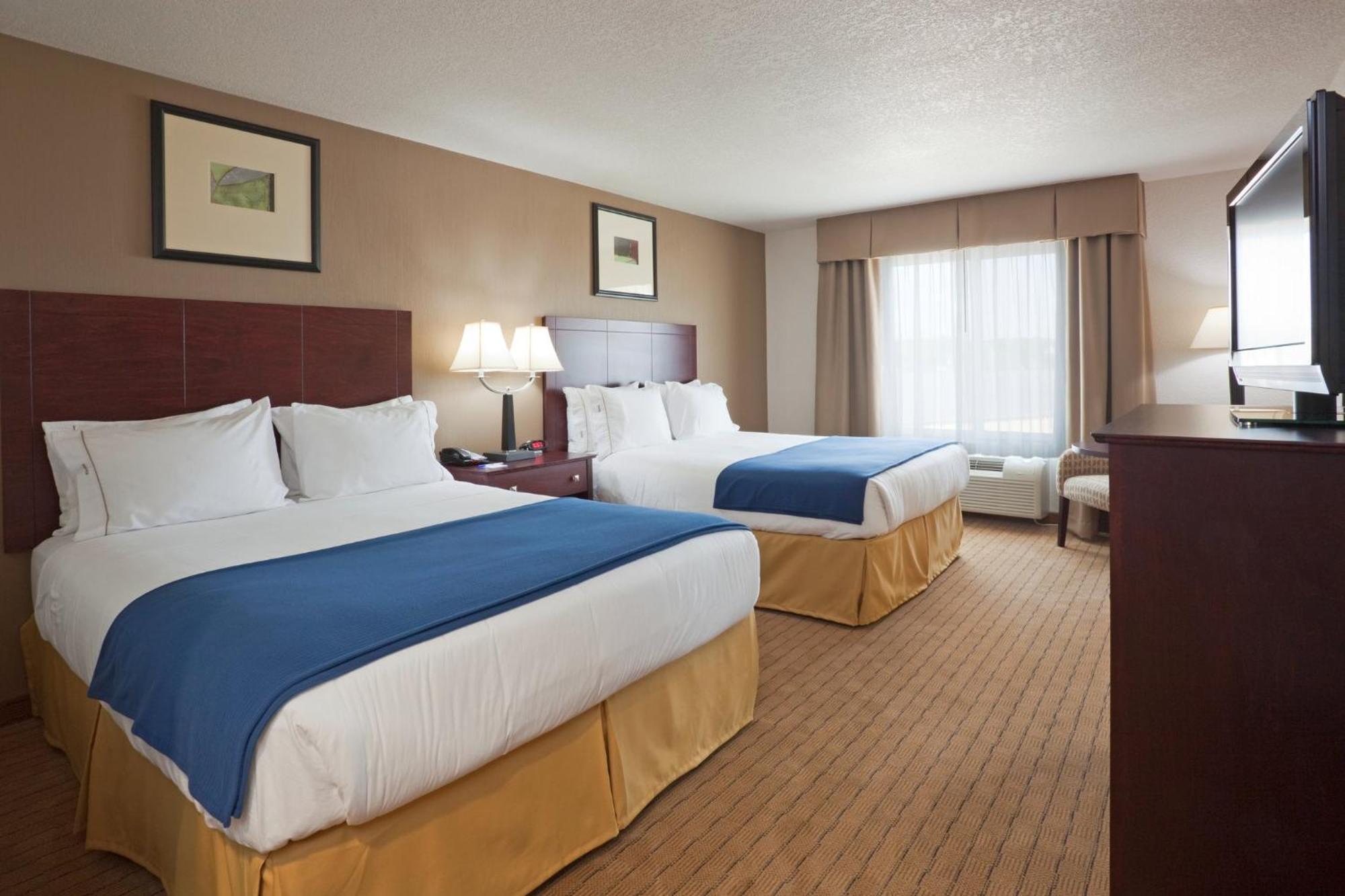 Holiday Inn Express Hotel & Suites Antigo By Ihg Eksteriør bilde