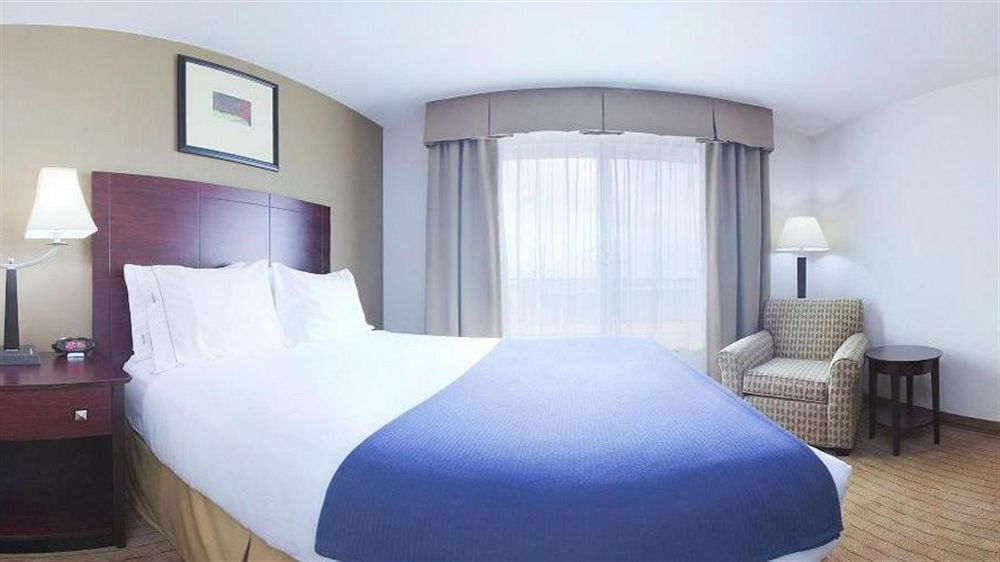 Holiday Inn Express Hotel & Suites Antigo By Ihg Eksteriør bilde