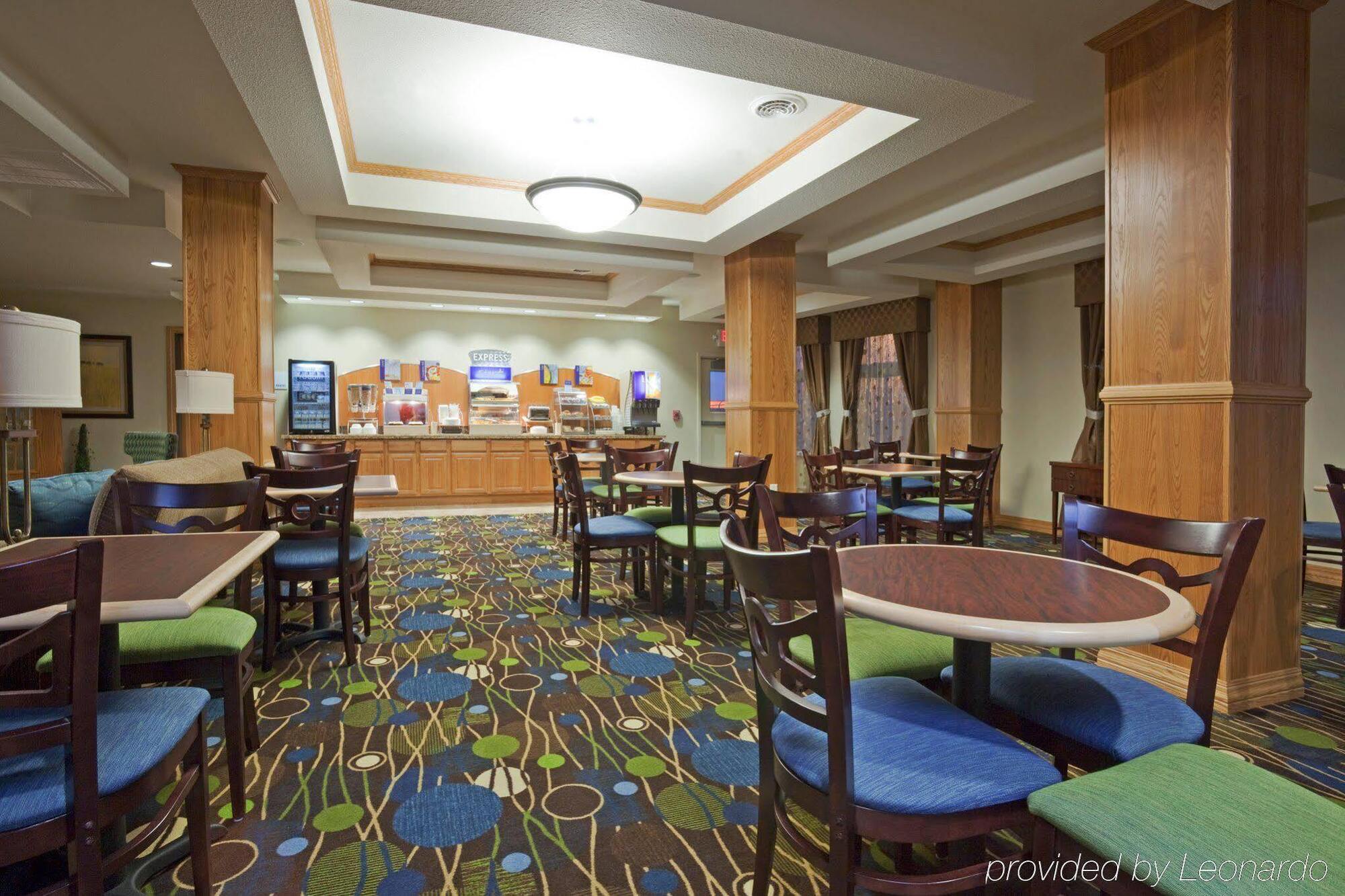 Holiday Inn Express Hotel & Suites Antigo By Ihg Eksteriør bilde