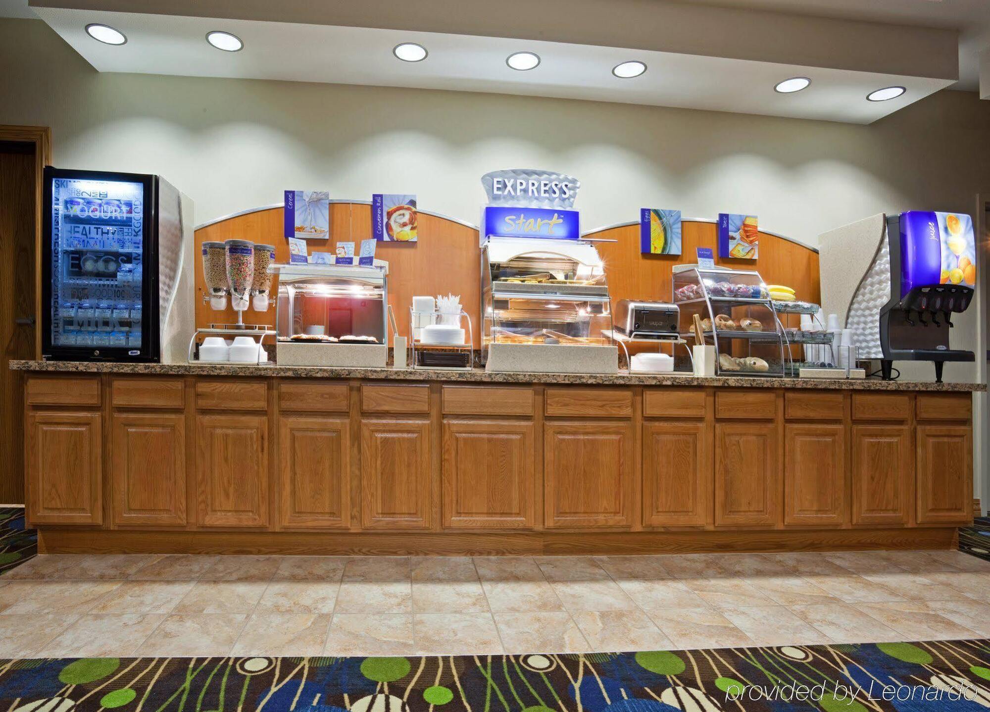 Holiday Inn Express Hotel & Suites Antigo By Ihg Eksteriør bilde
